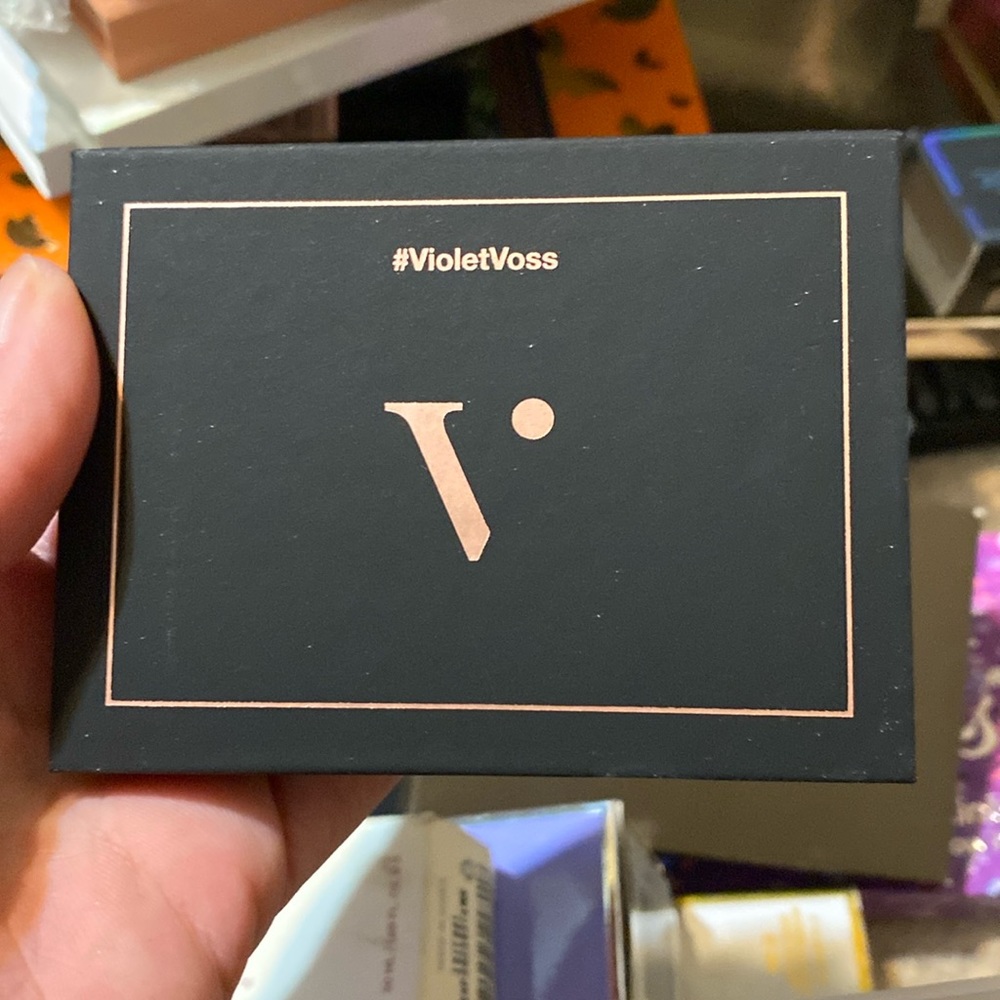 Violet Voss eyeshadow palette